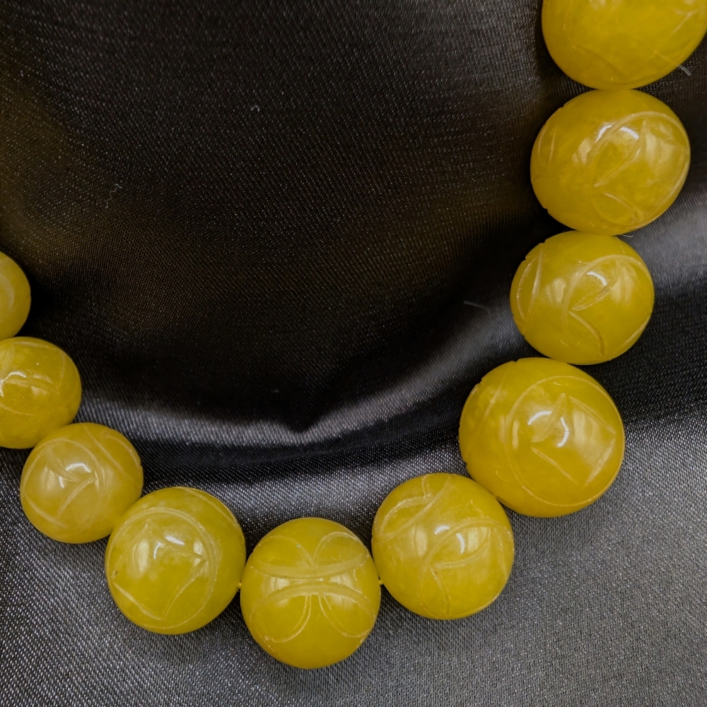 Burmese Honey Jade Carved Necklace NWOT - Picture 2 of 5